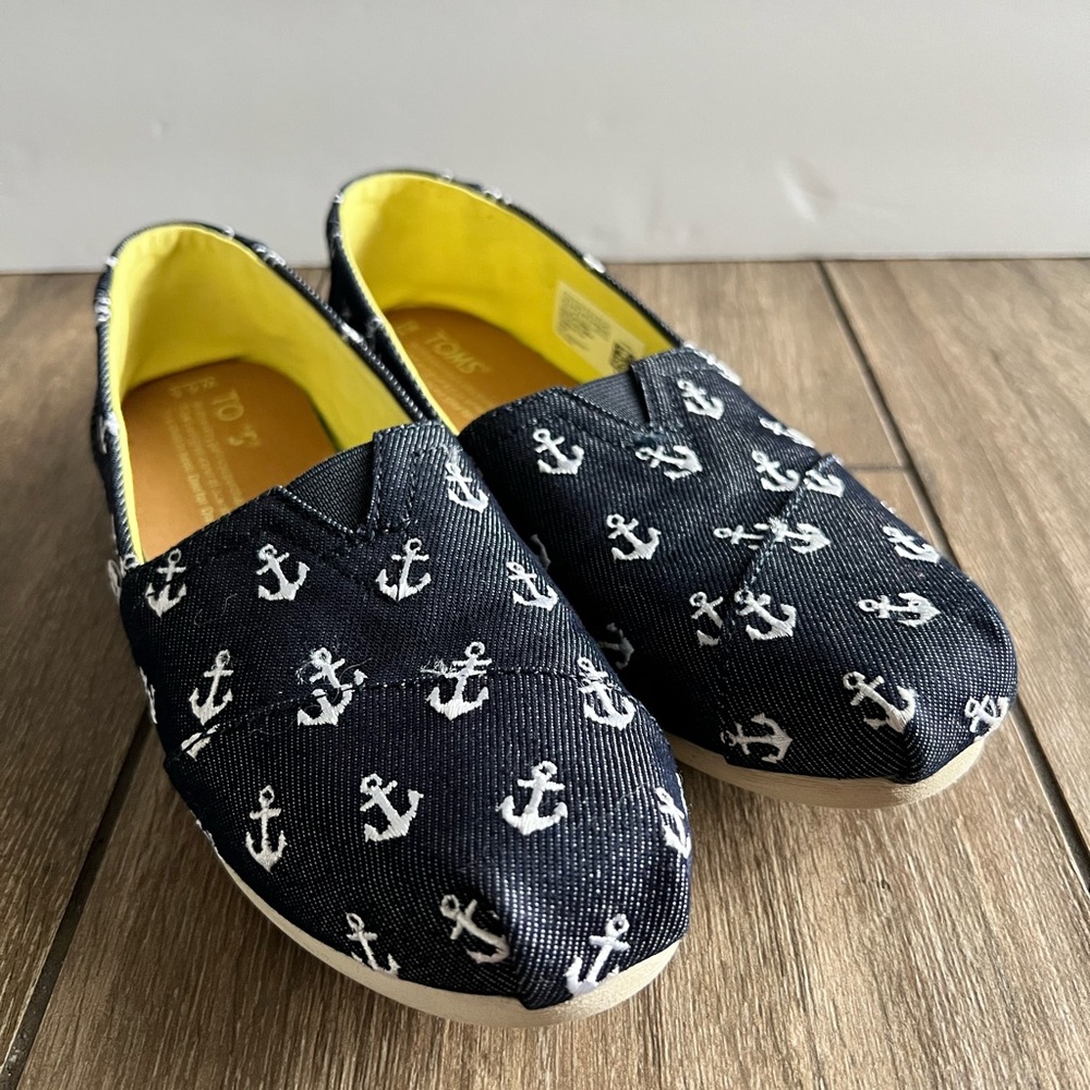 Toms Anchor Shoes Size 6.5